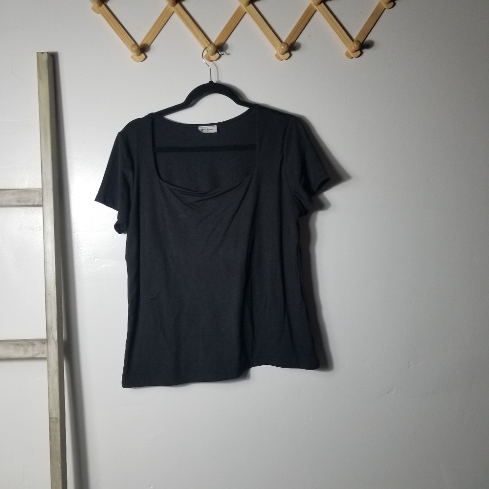 FREE KISSES PLUS WOMEN'S BLACK BLOUSE SIZE 1X